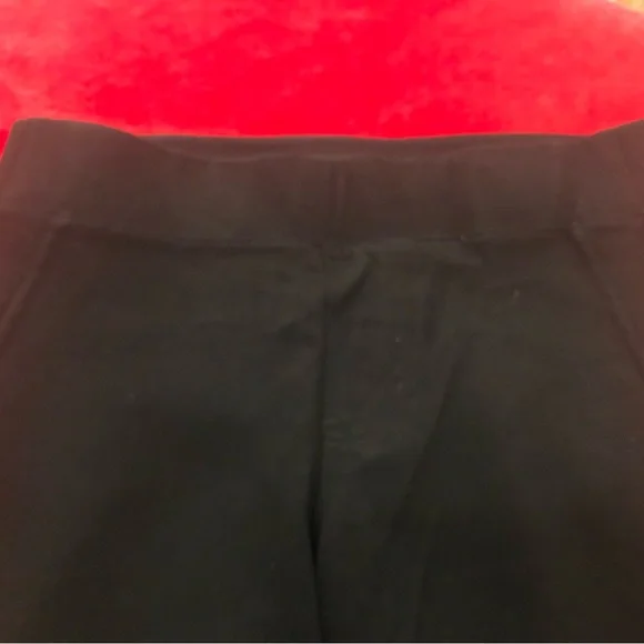 🌼🌼🌼🌼Black heavy leggings by Liverpool🌼🌼Size 8/29. Like new🌼🌼 - Picture 3 of 8